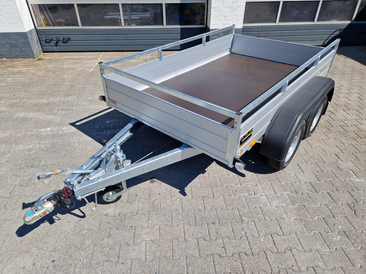 Saris Anhänger DW2000 McAlu Pro 255x153x43cm 2000kg kurz und breit - Remorque plateau: photos 2 Saris Anhänger DW2000 McAlu Pro 255x153x43cm 2000kg kurz und breit - Remorque plateau: photos 2