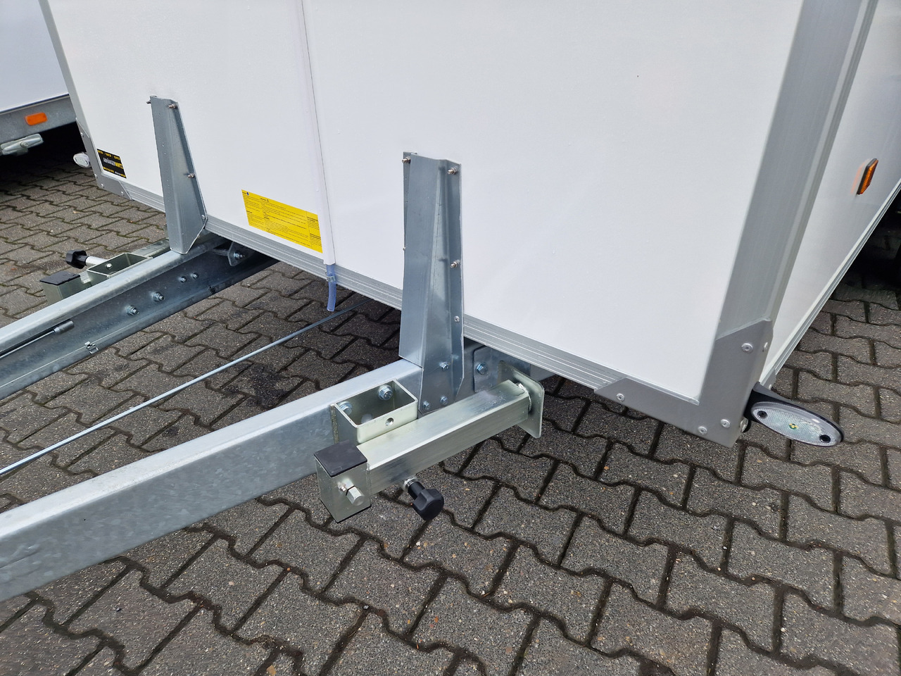 Tiefkühlanhänger 2719 F4 408x175x190cm GOVI Arktik 2000P Aluboden 2700kg - Remorque frigorifique: photos 4 Tiefkühlanhänger 2719 F4 408x175x190cm GOVI Arktik 2000P Aluboden 2700kg - Remorque frigorifique: photos 4