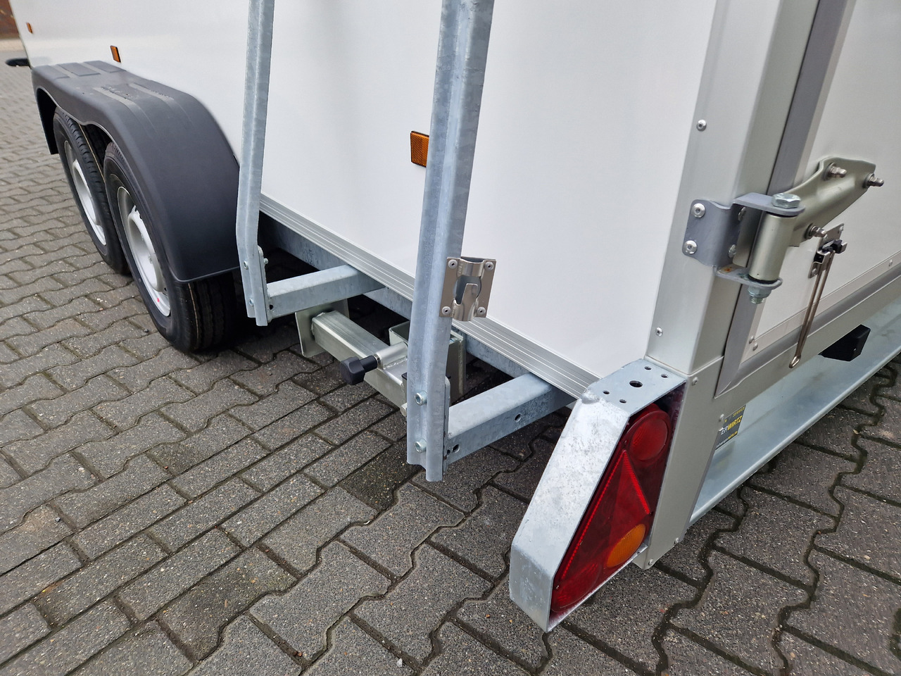 Tiefkühlanhänger 2719 F4 408x175x190cm GOVI Arktik 2000P Aluboden 2700kg - Remorque frigorifique: photos 5 Tiefkühlanhänger 2719 F4 408x175x190cm GOVI Arktik 2000P Aluboden 2700kg - Remorque frigorifique: photos 5