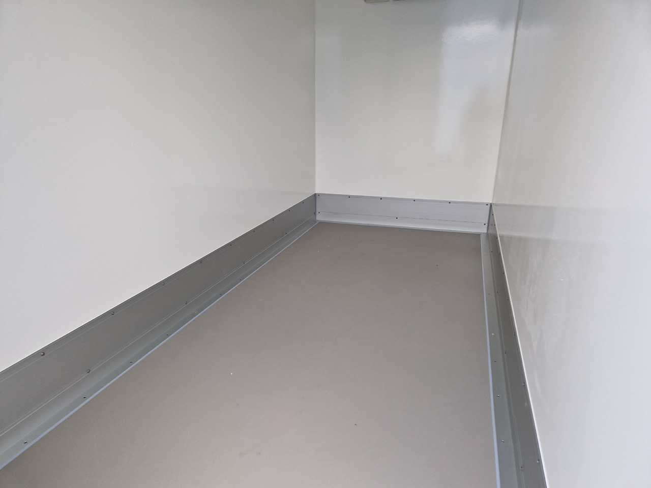 Tiefkühlanhänger AZK 2734/156 336x156x200cm 100 Frigoliner GOVI K6 bis -18°C (M) 2700kg - Remorque frigorifique: photos 2 Tiefkühlanhänger AZK 2734/156 336x156x200cm 100 Frigoliner GOVI K6 bis -18°C (M) 2700kg - Remorque frigorifique: photos 2