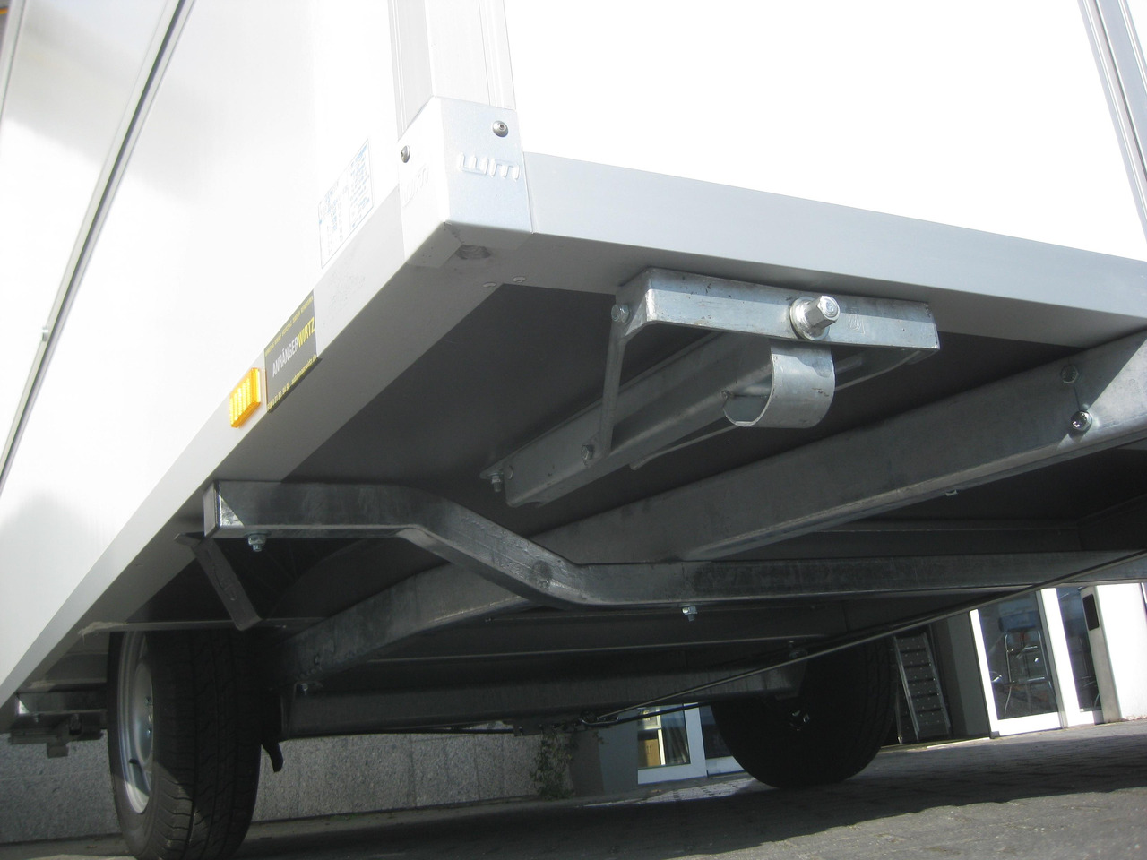 Verkaufsanhänger VKE 1337/206 370cm 2 Verkaufsklappen Tür vorn Multi Leerwagen (L) 1300 kg - Remorque magasin: photos 4 Verkaufsanhänger VKE 1337/206 370cm 2 Verkaufsklappen Tür vorn Multi Leerwagen (L) 1300 kg - Remorque magasin: photos 4