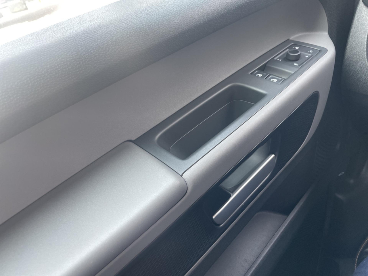 VOLKSWAGEN ID.Buzz Cargo 150 kW Klima AHK Navi - Fourgonnette, Utilitaire électrique: photos 5 VOLKSWAGEN ID.Buzz Cargo 150 kW Klima AHK Navi - Fourgonnette, Utilitaire électrique: photos 5