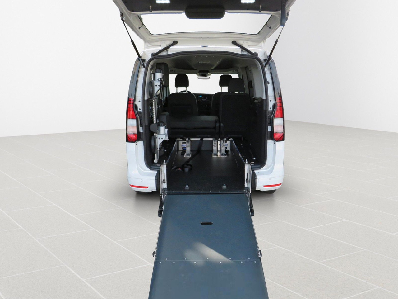 Volkswagen Caddy Maxi Kombi 2.0 TDI Rollstuhl Taxirampe - Voiture: photos 4 Volkswagen Caddy Maxi Kombi 2.0 TDI Rollstuhl Taxirampe - Voiture: photos 4