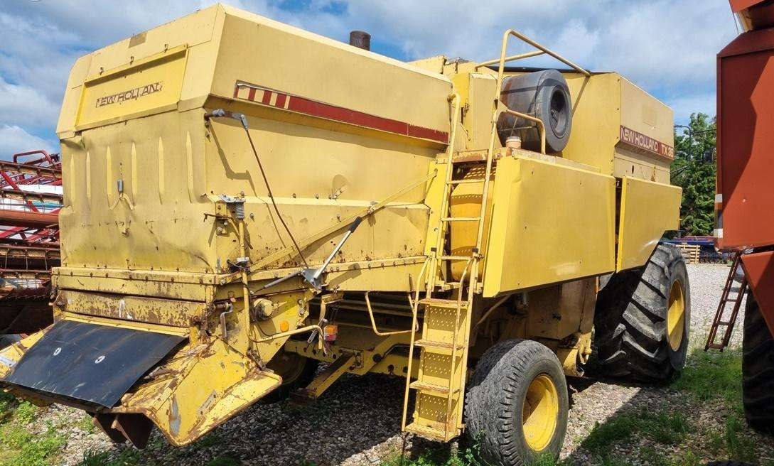 New Holland TX36 - Moissonneuse-batteuse: photos 4 New Holland TX36 - Moissonneuse-batteuse: photos 4