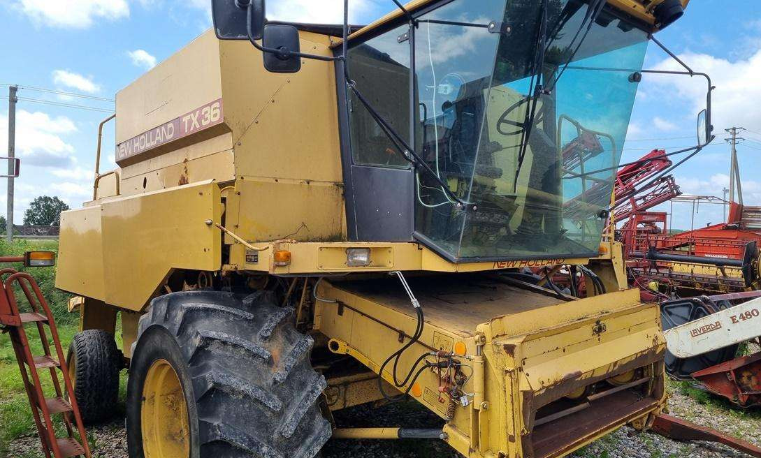 New Holland TX36 - Moissonneuse-batteuse: photos 1 New Holland TX36 - Moissonneuse-batteuse: photos 1