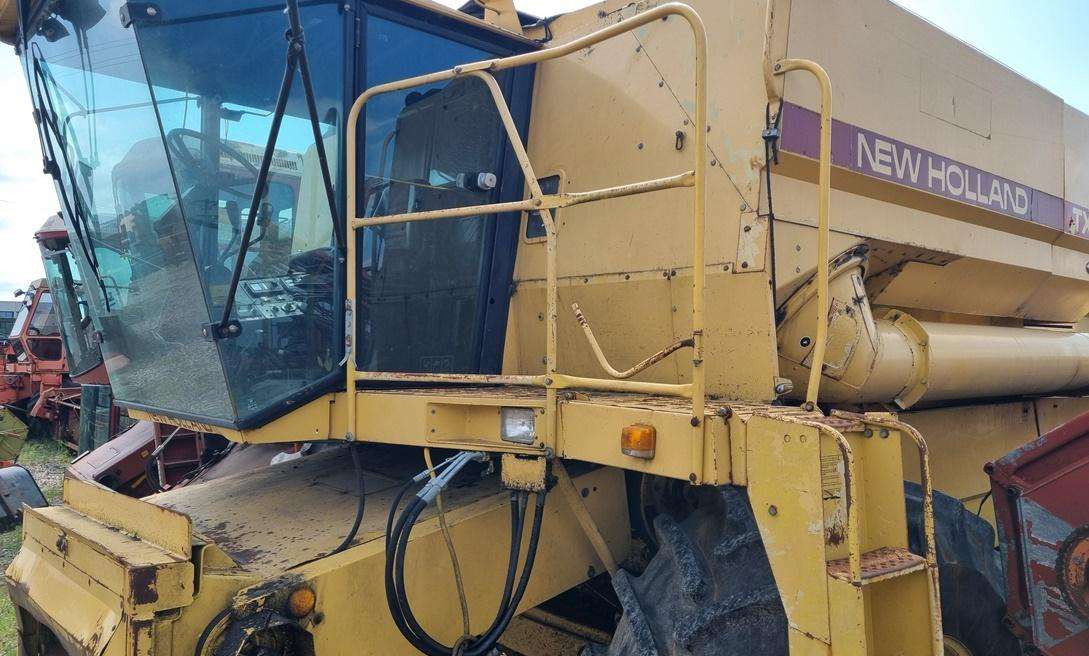 New Holland TX36 - Moissonneuse-batteuse: photos 2 New Holland TX36 - Moissonneuse-batteuse: photos 2