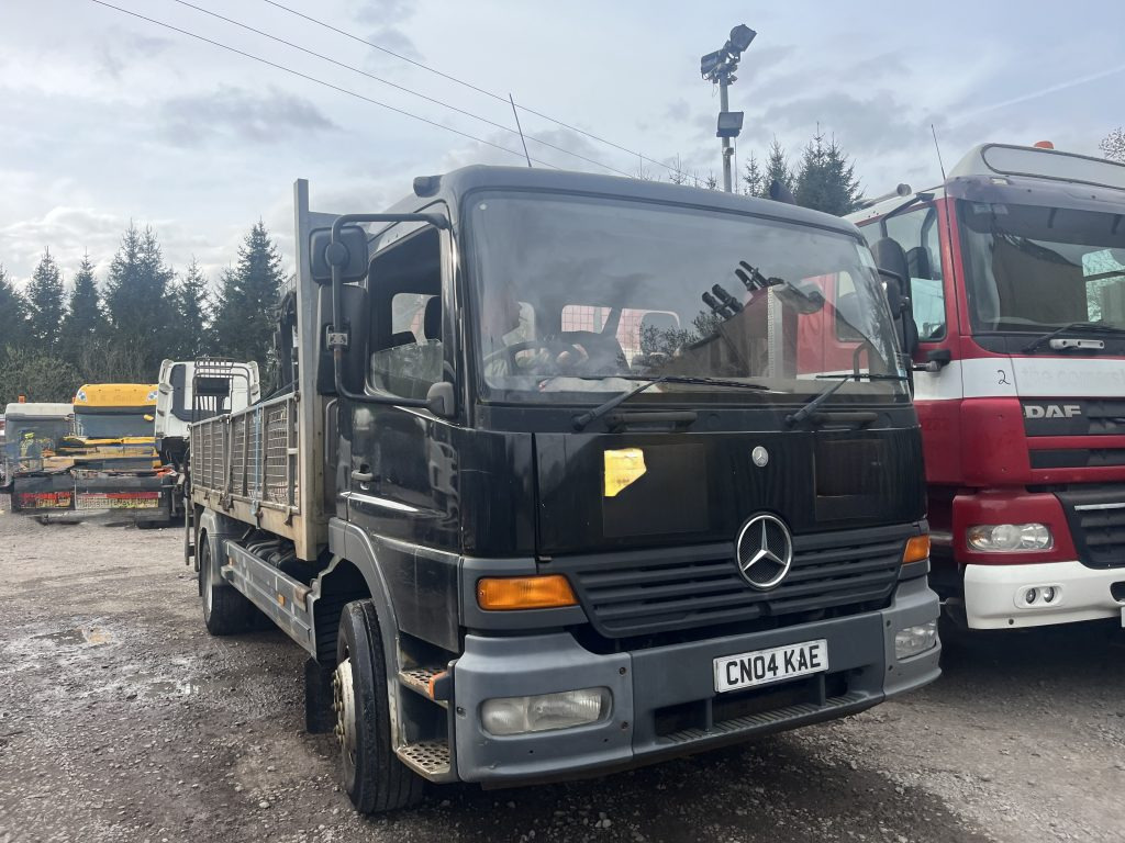 Mercedes Atego 1623 4x2 Rigid - Camion plateau, Camion grue: photos 2 Mercedes Atego 1623 4x2 Rigid - Camion plateau, Camion grue: photos 2