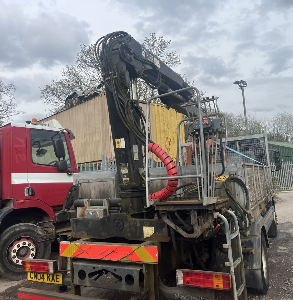 Mercedes Atego 1623 4x2 Rigid - Camion plateau, Camion grue: photos 3 Mercedes Atego 1623 4x2 Rigid - Camion plateau, Camion grue: photos 3