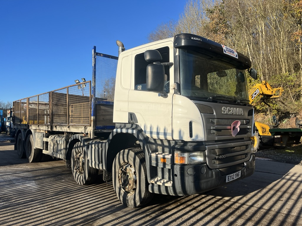 Scania P400 8x4 Rigid - Camion plateau: photos 2 Scania P400 8x4 Rigid - Camion plateau: photos 2