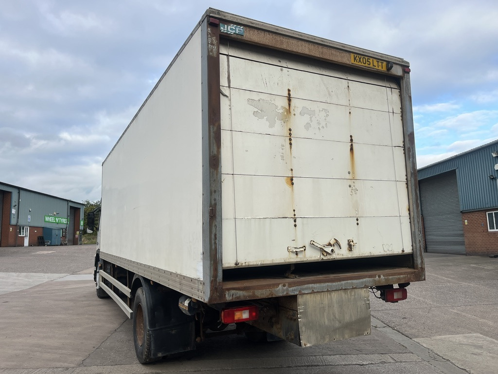 Volvo FM9 300 4x2 Box Van - Fourgon: photos 4 Volvo FM9 300 4x2 Box Van - Fourgon: photos 4