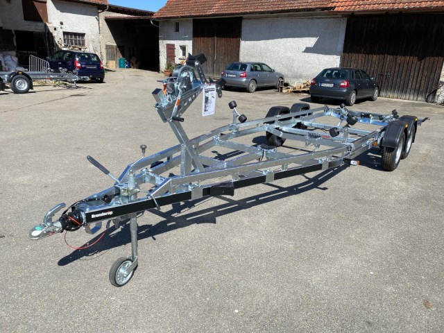 Brenderup Brenderup Premium Bootsanhänger 242500TB SR mit Superrollen, 2,5 to. 7,2m/ 24 Fuß - Remorque bateau: photos 1 Brenderup Brenderup Premium Bootsanhänger 242500TB SR mit Superrollen, 2,5 to. 7,2m/ 24 Fuß - Remorque bateau: photos 1