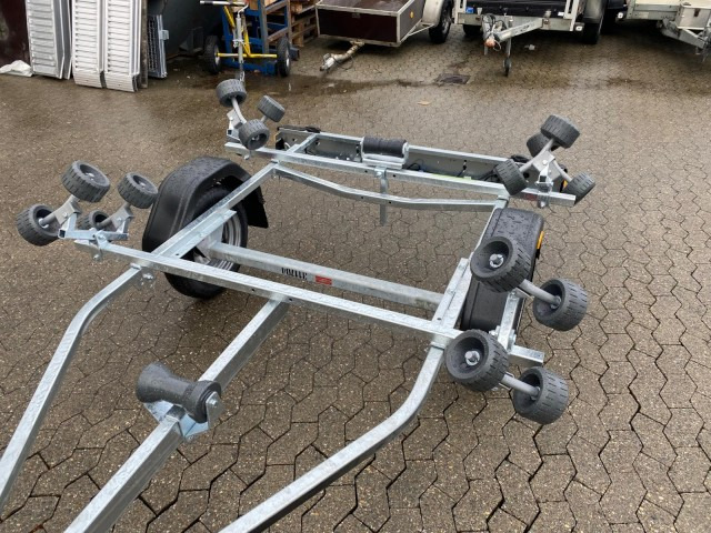 Brenderup Brenderup Premium Schlauchbootanhänger 150600UB RBX, 600 kg, 100 km/h, 4,6 m - Remorque bateau: photos 4 Brenderup Brenderup Premium Schlauchbootanhänger 150600UB RBX, 600 kg, 100 km/h, 4,6 m - Remorque bateau: photos 4