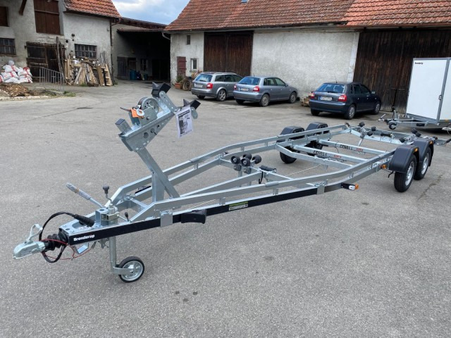 Brenderup Premium Bootsanhänger 242000TB SR mit Superrollen, 2,0 to. 7,2m/ 24 Fuß - Remorque bateau: photos 1 Brenderup Premium Bootsanhänger 242000TB SR mit Superrollen, 2,0 to. 7,2m/ 24 Fuß - Remorque bateau: photos 1