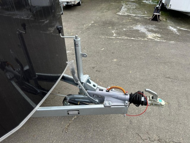 Cheval Liberte Debon Roadster 900 Alu + Türe 3500 kg, 100 km/h, 495x202x202cm - Remorque fourgon: photos 2 Cheval Liberte Debon Roadster 900 Alu + Türe 3500 kg, 100 km/h, 495x202x202cm - Remorque fourgon: photos 2