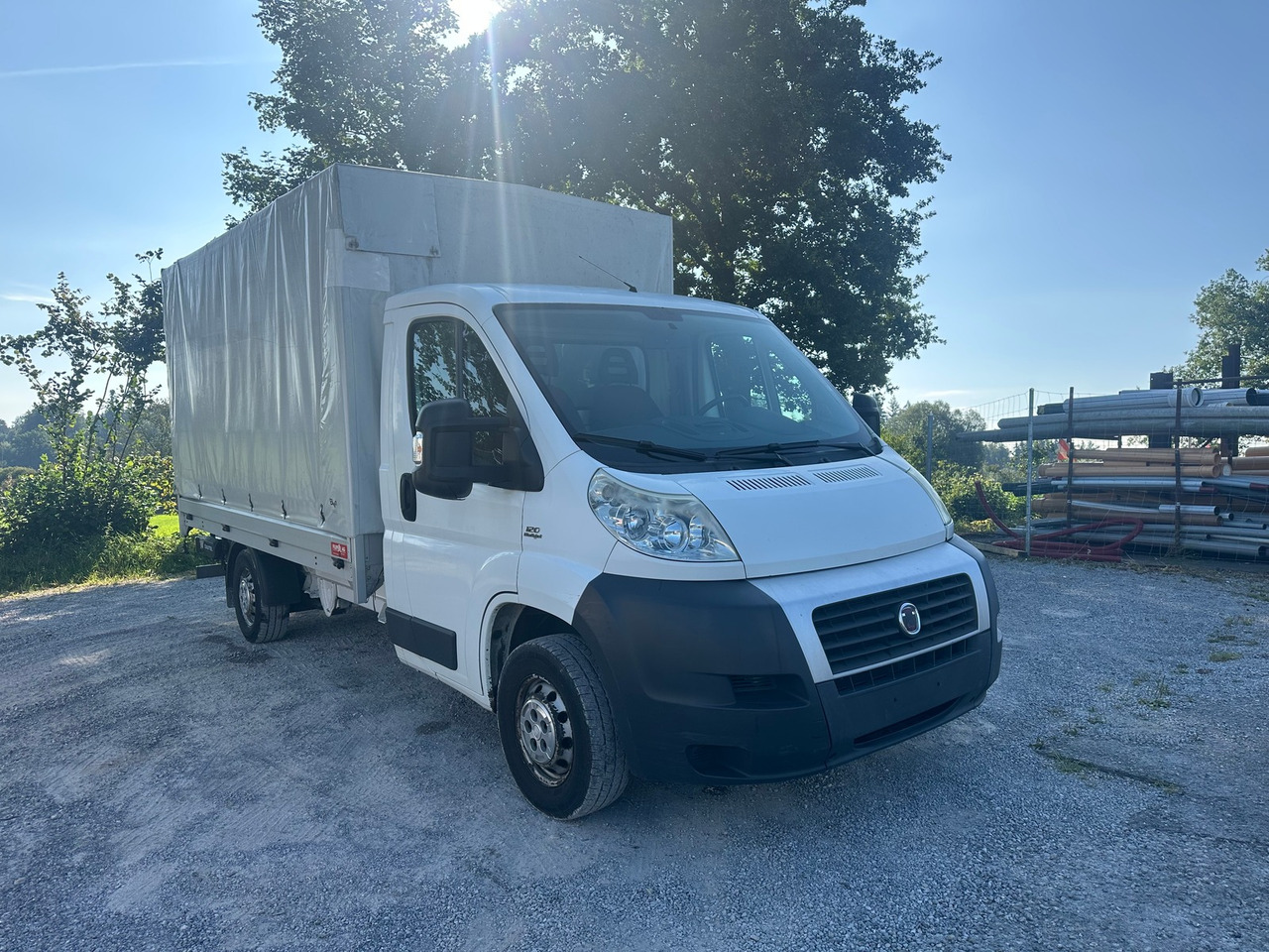 FIAT Ducato 17q 2.3 JTD Hebebühne - Véhicule utilitaire plateau baché: photos 2 FIAT Ducato 17q 2.3 JTD Hebebühne - Véhicule utilitaire plateau baché: photos 2