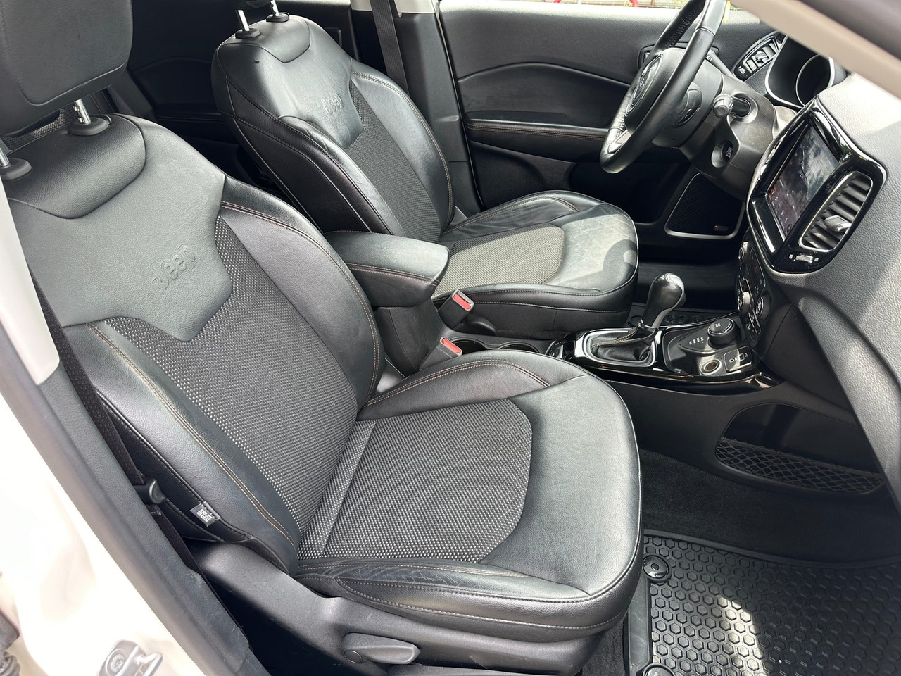 JEEP - SUV: photos 5 JEEP - SUV: photos 5