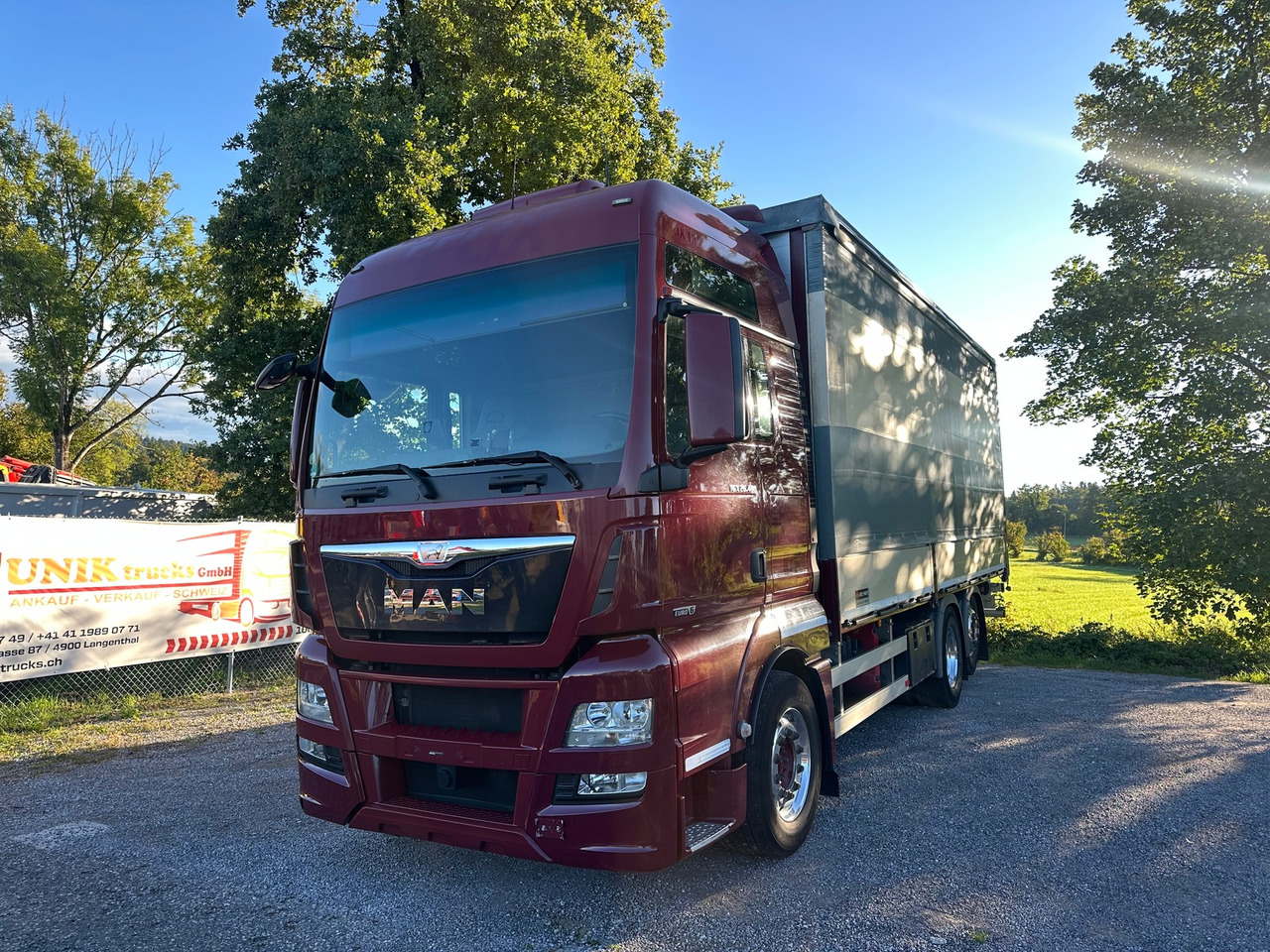 MAN TGX 26.480 6x2 Hebebühne - Camion à rideaux coulissants: photos 1 MAN TGX 26.480 6x2 Hebebühne - Camion à rideaux coulissants: photos 1