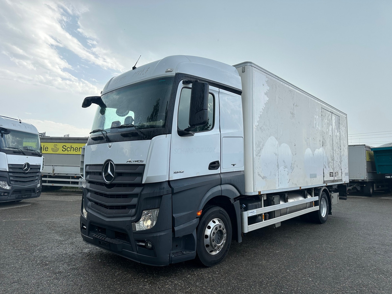 MERCEDES-BENZ actros 18.42 4x2 Gas-Kühlfahrzeug - Camion frigorifique: photos 1 MERCEDES-BENZ actros 18.42 4x2 Gas-Kühlfahrzeug - Camion frigorifique: photos 1