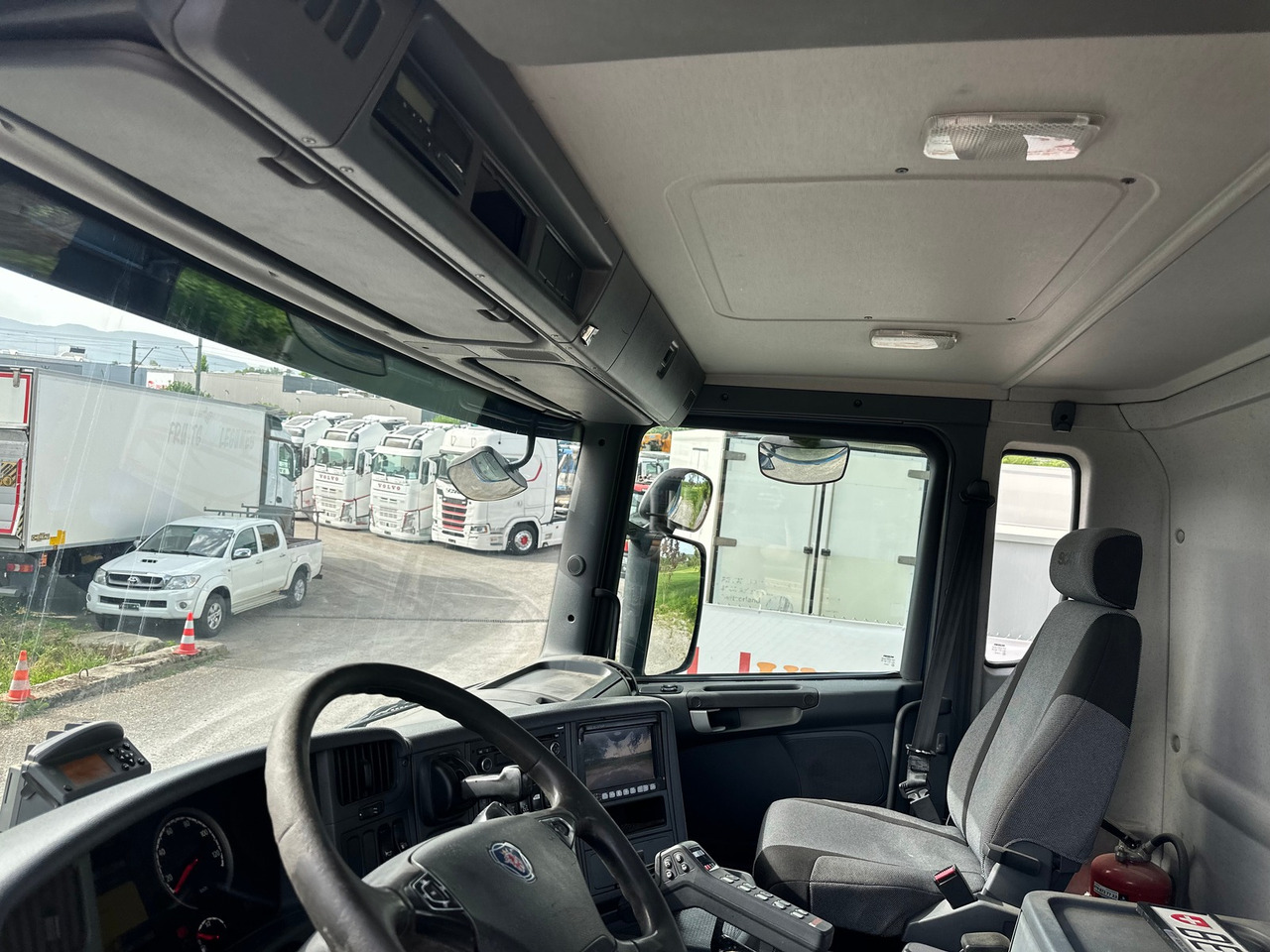 Camion ampliroll SCANIA G450 8x4 Abrollkipper: photos 15