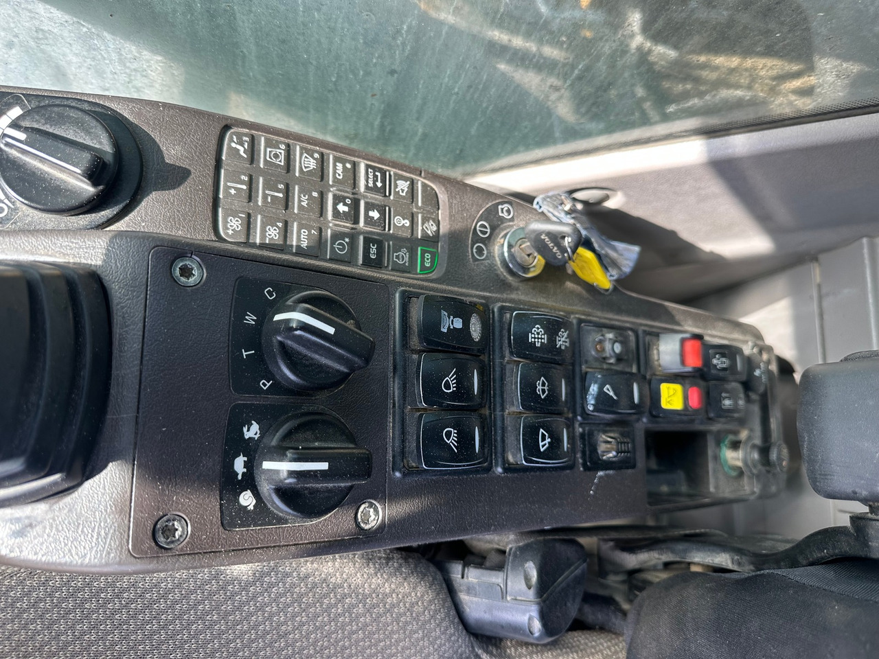 VOLVO EW210D Greifer - Pelle: photos 4 VOLVO EW210D Greifer - Pelle: photos 4