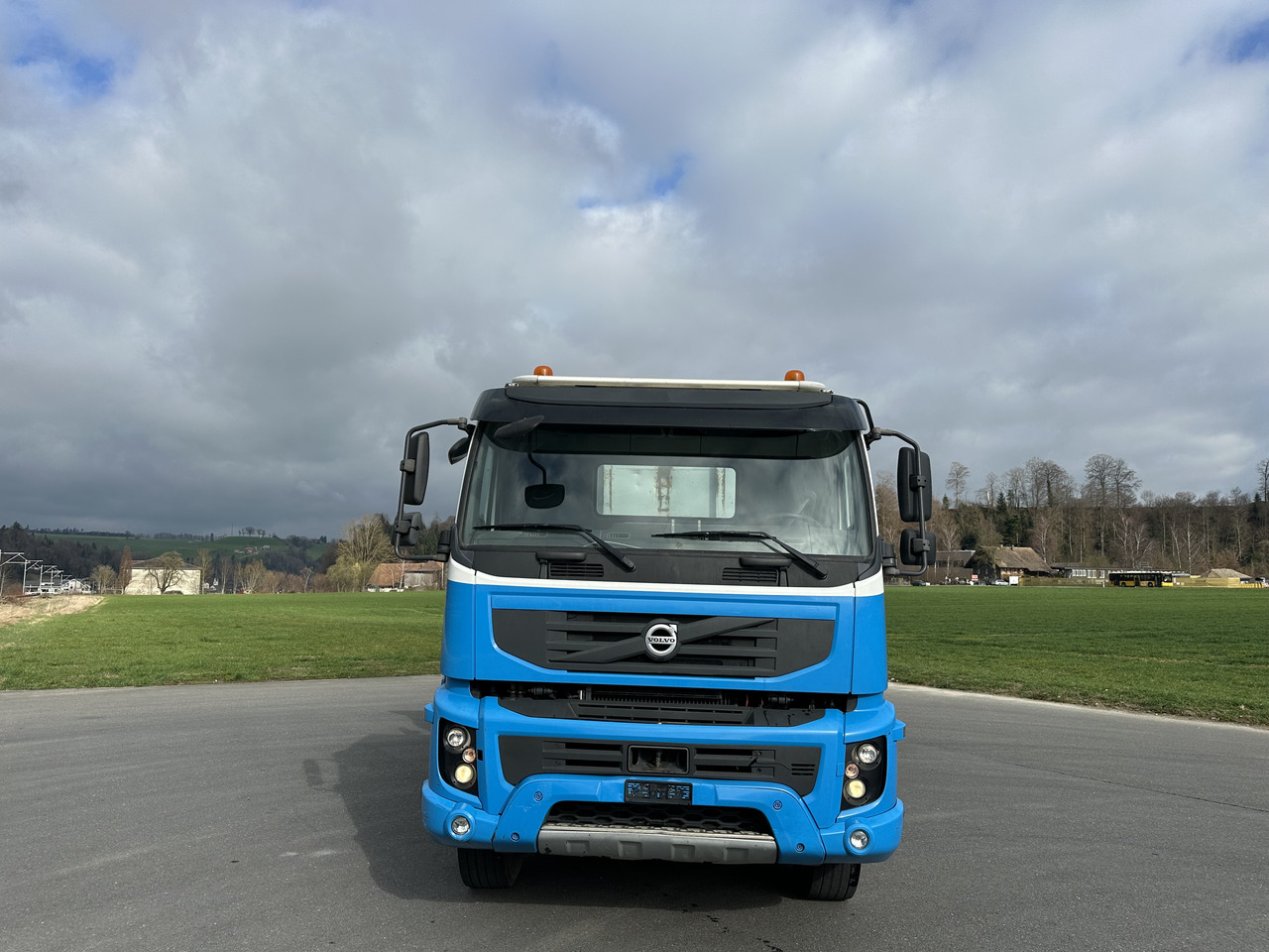 VOLVO FMX 420 440 460 480 8x4 Kettengäret sörling mulde - Camion ampliroll: photos 4 VOLVO FMX 420 440 460 480 8x4 Kettengäret sörling mulde - Camion ampliroll: photos 4