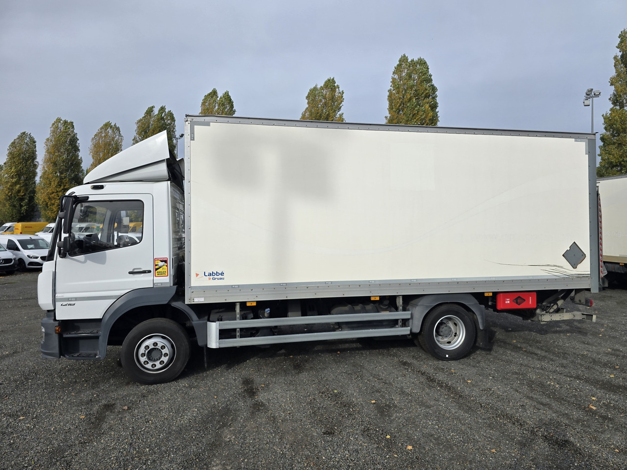 Camion fourgon MERCEDES-BENZ Atego 1218 - Box - LIFT - SIDE DOOR - ADR: photos 11 Camion fourgon MERCEDES-BENZ Atego 1218 - Box - LIFT - SIDE DOOR - ADR: photos 11