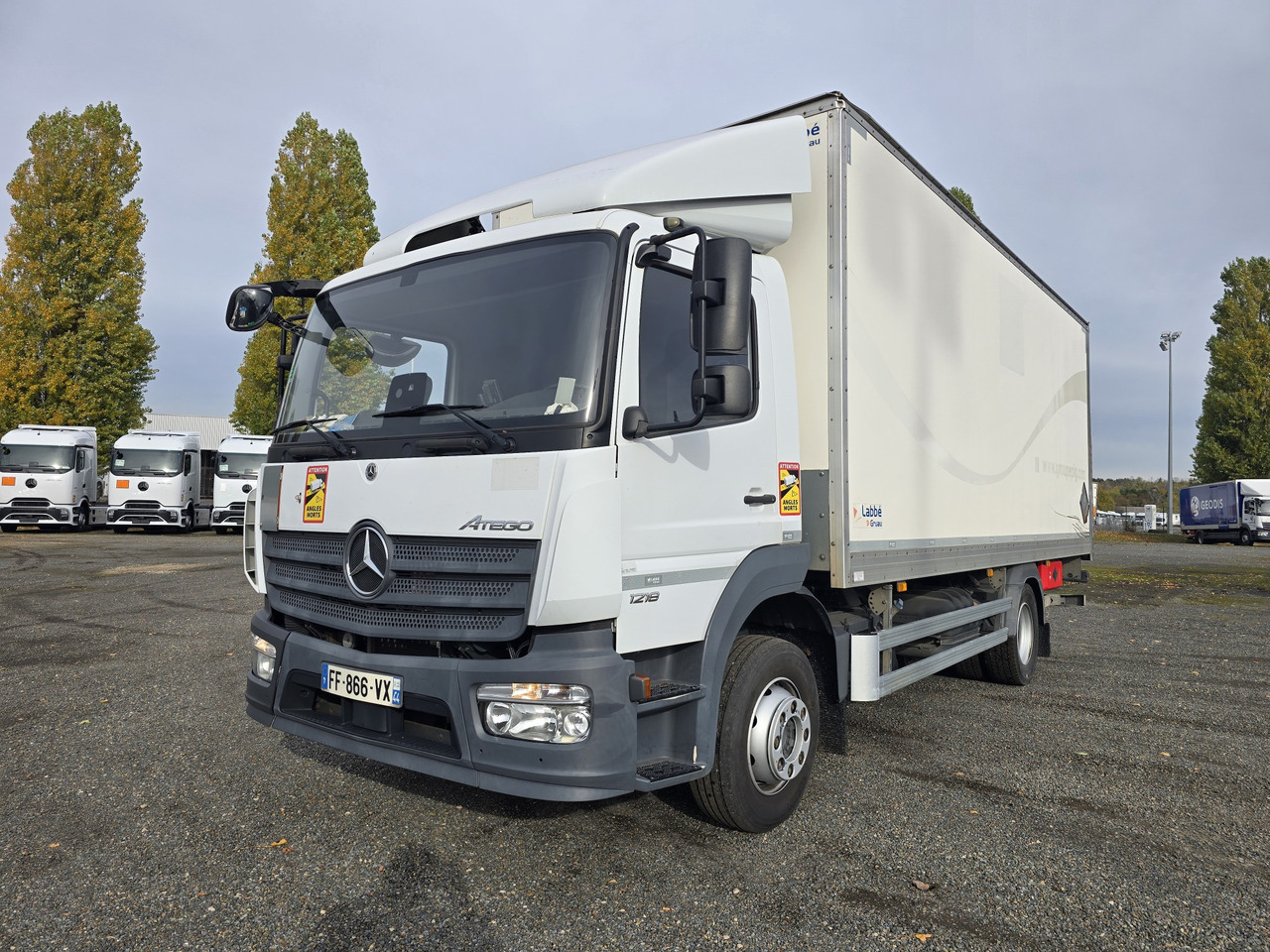 MERCEDES-BENZ Atego 1218 - Box - LIFT - SIDE DOOR - ADR - Camion fourgon: photos 1 MERCEDES-BENZ Atego 1218 - Box - LIFT - SIDE DOOR - ADR - Camion fourgon: photos 1