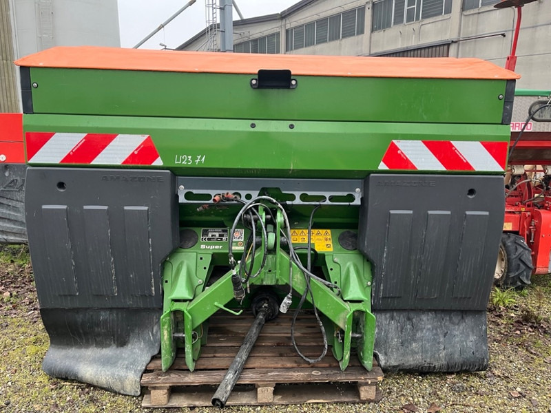 Amazone ZA-TS 1700 PROFIS TRONIC - Distributeur d'engrais: photos 3 Amazone ZA-TS 1700 PROFIS TRONIC - Distributeur d'engrais: photos 3