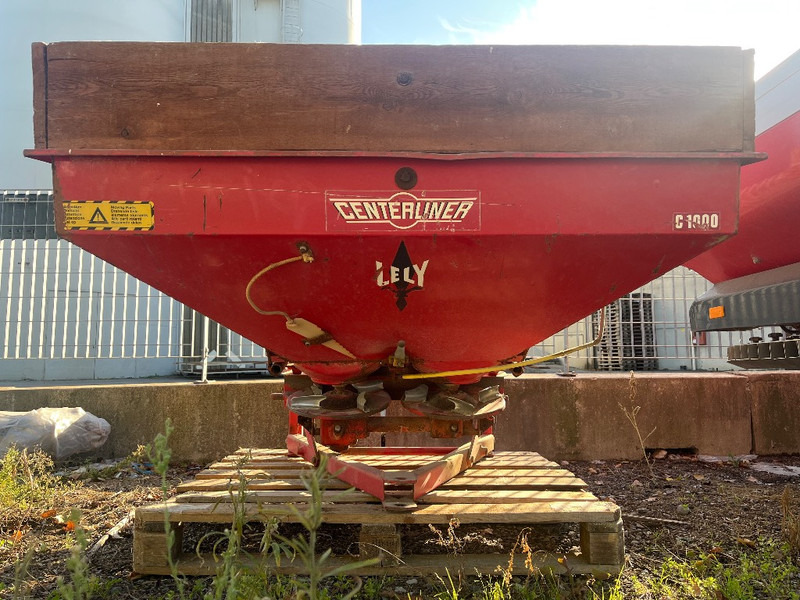 Lely Centerliner CB 1000 - Distributeur d'engrais: photos 1 Lely Centerliner CB 1000 - Distributeur d'engrais: photos 1
