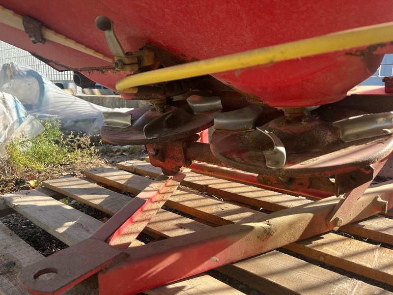 Lely Centerliner CB 1000 - Distributeur d'engrais: photos 2 Lely Centerliner CB 1000 - Distributeur d'engrais: photos 2