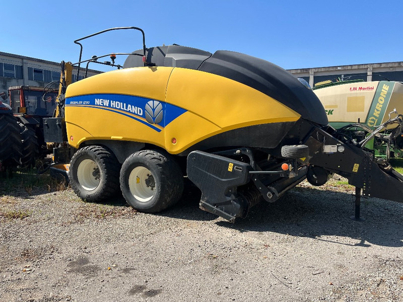New Holland 1290 - Presse à balles cubiques: photos 1 New Holland 1290 - Presse à balles cubiques: photos 1