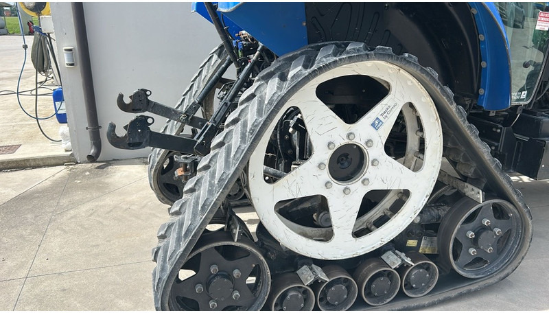 New Holland T 5.105 Smart Trax - Tracteur agricole: photos 3 New Holland T 5.105 Smart Trax - Tracteur agricole: photos 3