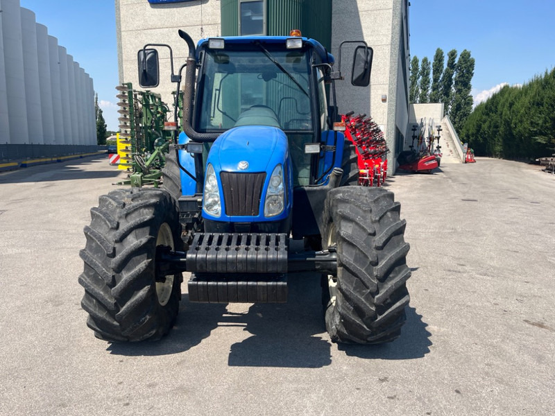 New Holland TL 100 A - Tracteur agricole: photos 2 New Holland TL 100 A - Tracteur agricole: photos 2