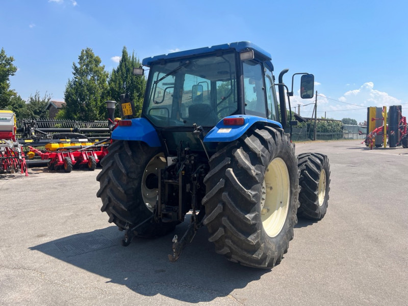 New Holland TL 100 A - Tracteur agricole: photos 5 New Holland TL 100 A - Tracteur agricole: photos 5