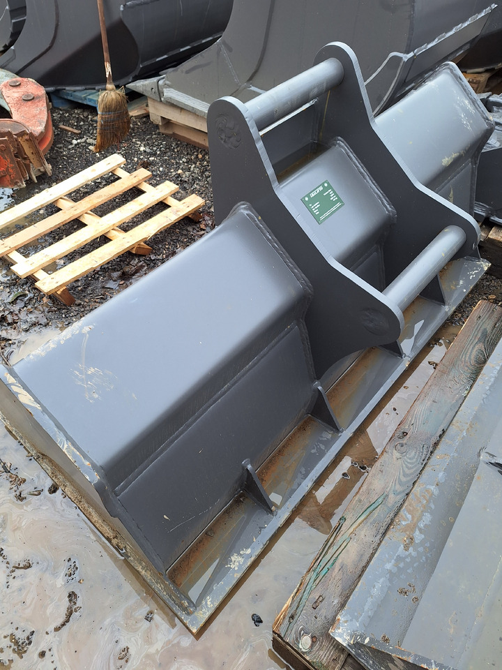 BALAVTO Slope bucket 1600 mm Volvo S60 - Godet: photos 4 BALAVTO Slope bucket 1600 mm Volvo S60 - Godet: photos 4