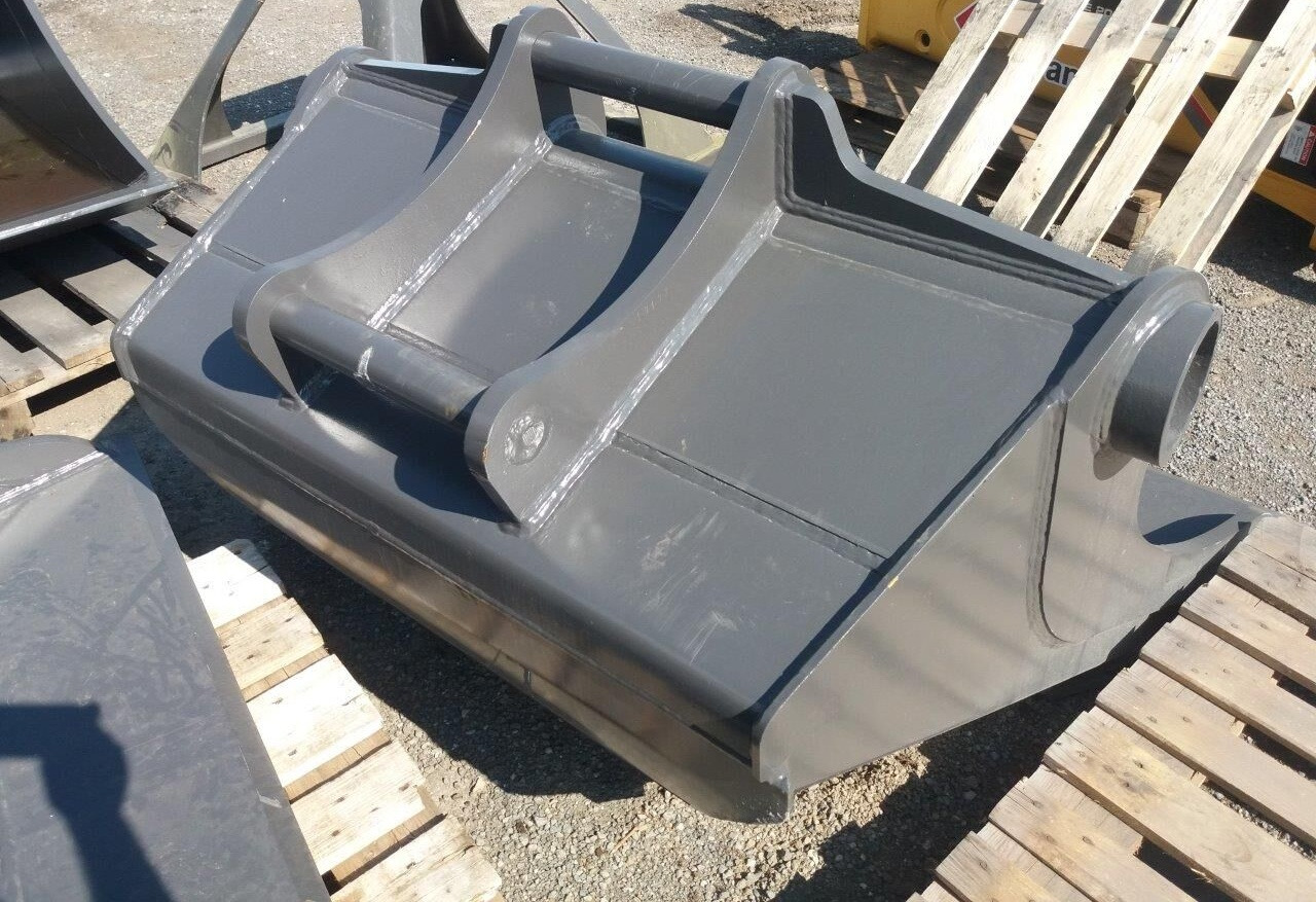 Balavto Slope digging bucket 1600 mm - Godet: photos 2 Balavto Slope digging bucket 1600 mm - Godet: photos 2