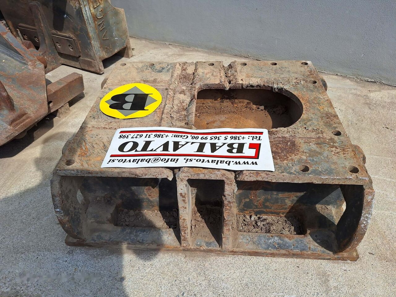 Balavto attachment plate B1 - Attache rapide pour Pelle: photos 4 Balavto attachment plate B1 - Attache rapide pour Pelle: photos 4