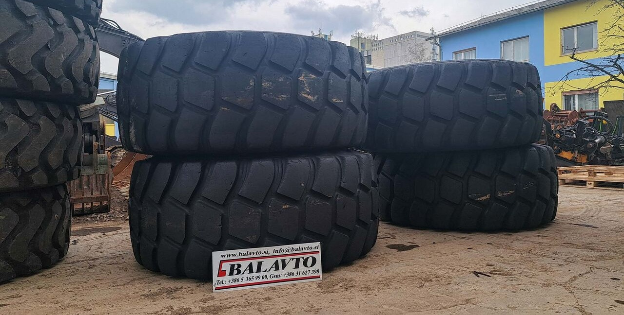 Bridgestone 29.5R25 - Pneu pour Chargeuse sur pneus: photos 1 Bridgestone 29.5R25 - Pneu pour Chargeuse sur pneus: photos 1