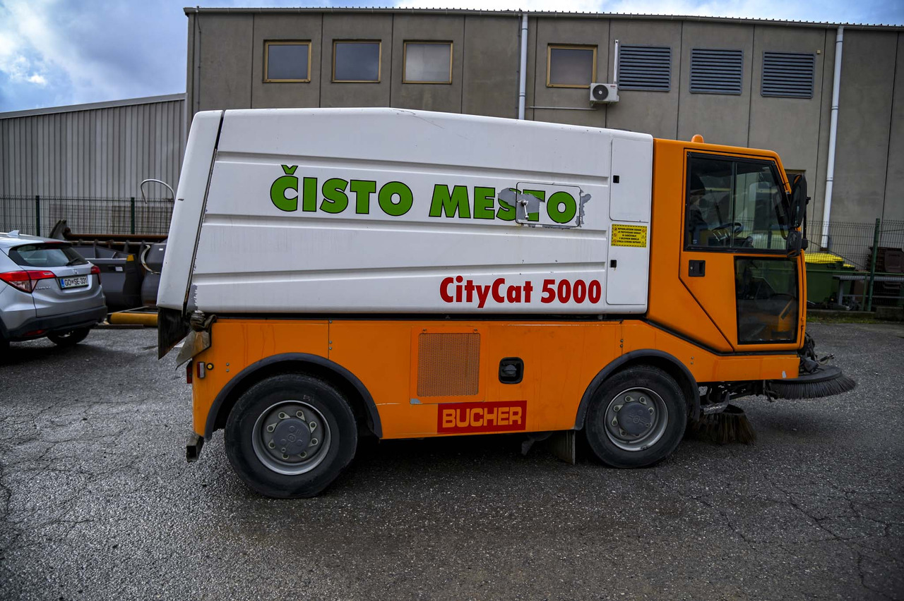 Bucher Schorling CC 5000 City Cat - Balayeuse de voirie: photos 3 Bucher Schorling CC 5000 City Cat - Balayeuse de voirie: photos 3