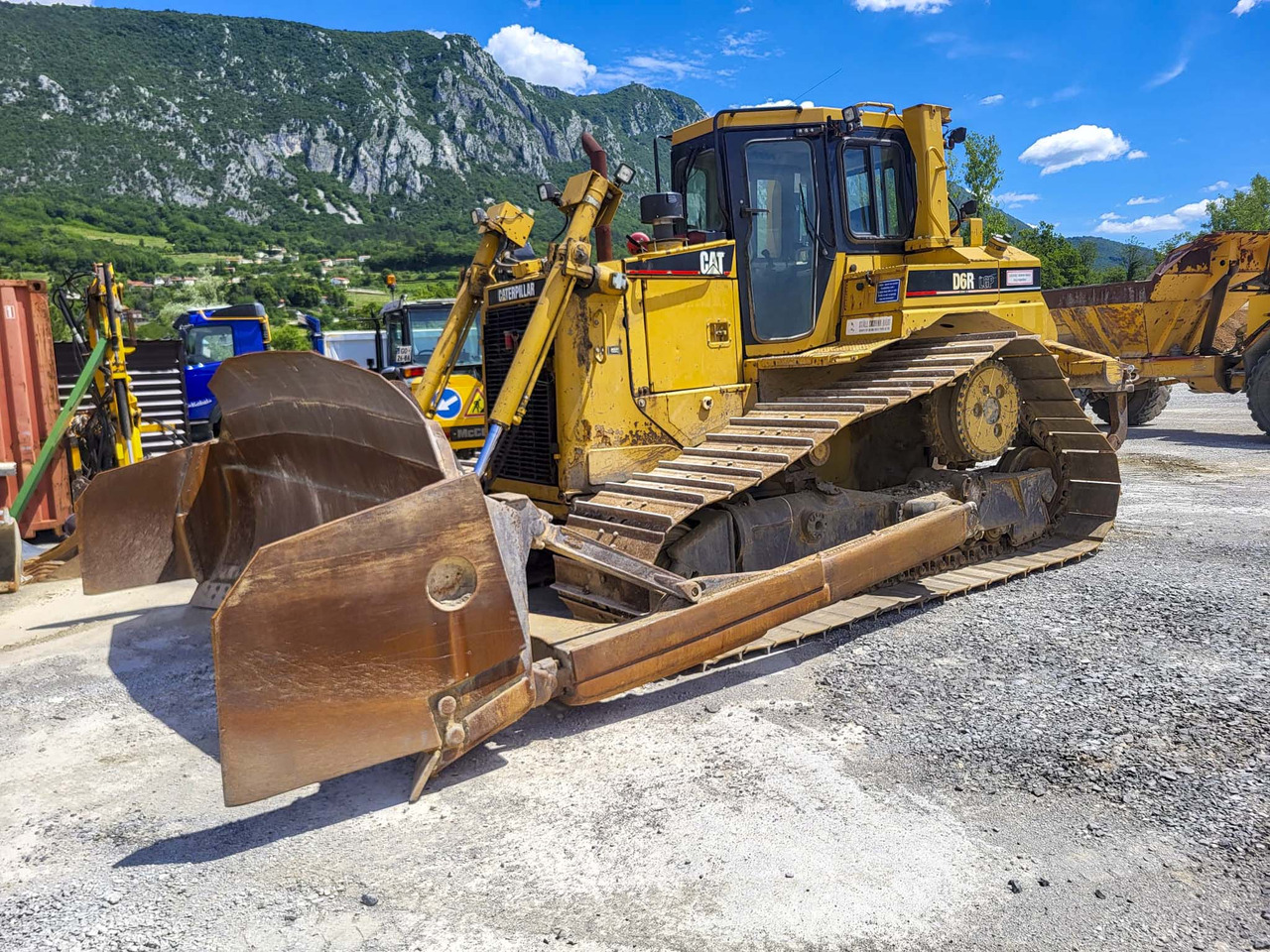 Caterpillar D6R - Bulldozer: photos 1 Caterpillar D6R - Bulldozer: photos 1
