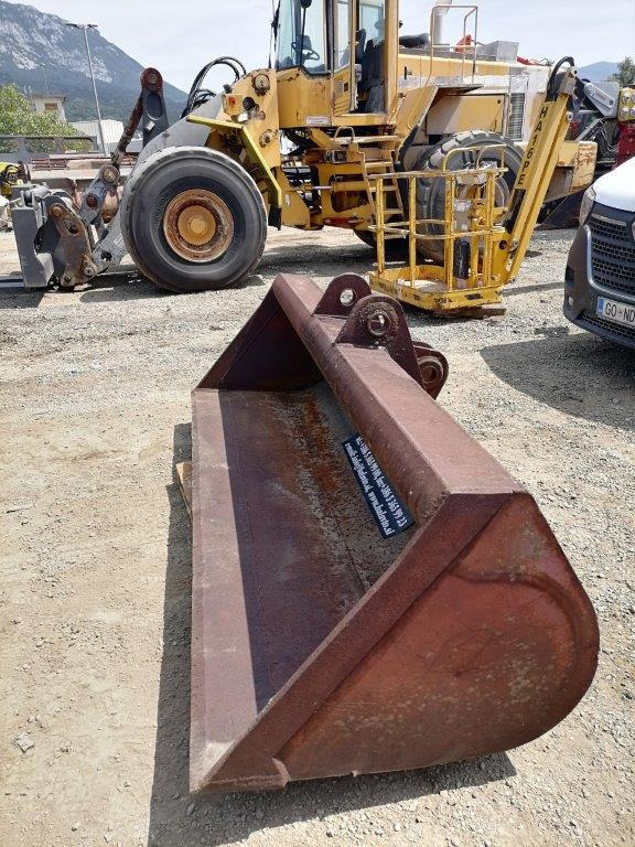 Ditch cleaning bucket 2600 mm S1 - Godet: photos 2 Ditch cleaning bucket 2600 mm S1 - Godet: photos 2