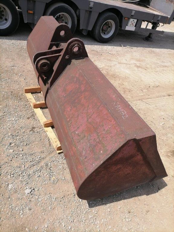 Ditch cleaning bucket 2600 mm S1 - Godet: photos 5 Ditch cleaning bucket 2600 mm S1 - Godet: photos 5