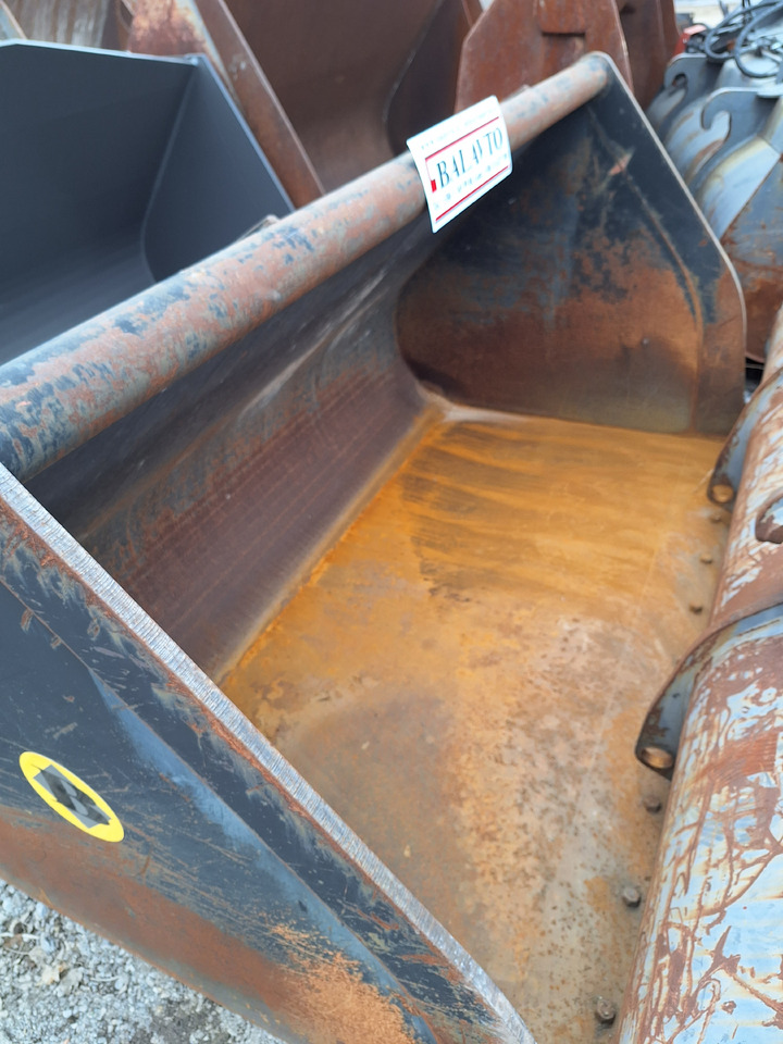 Loader bucket 2200 mm BOE - Godet pour chargeur: photos 2 Loader bucket 2200 mm BOE - Godet pour chargeur: photos 2