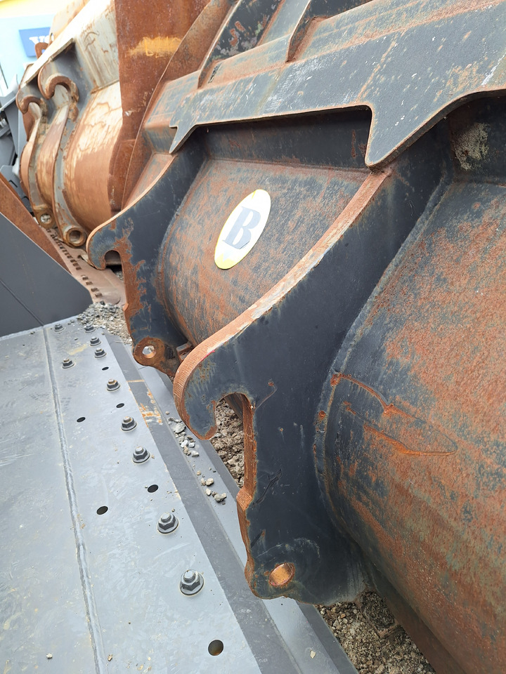 Loader bucket 2200 mm BOE - Godet pour chargeur: photos 4 Loader bucket 2200 mm BOE - Godet pour chargeur: photos 4