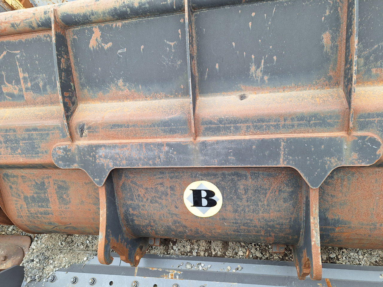 Loader bucket 2200 mm BOE - Godet pour chargeur: photos 3 Loader bucket 2200 mm BOE - Godet pour chargeur: photos 3