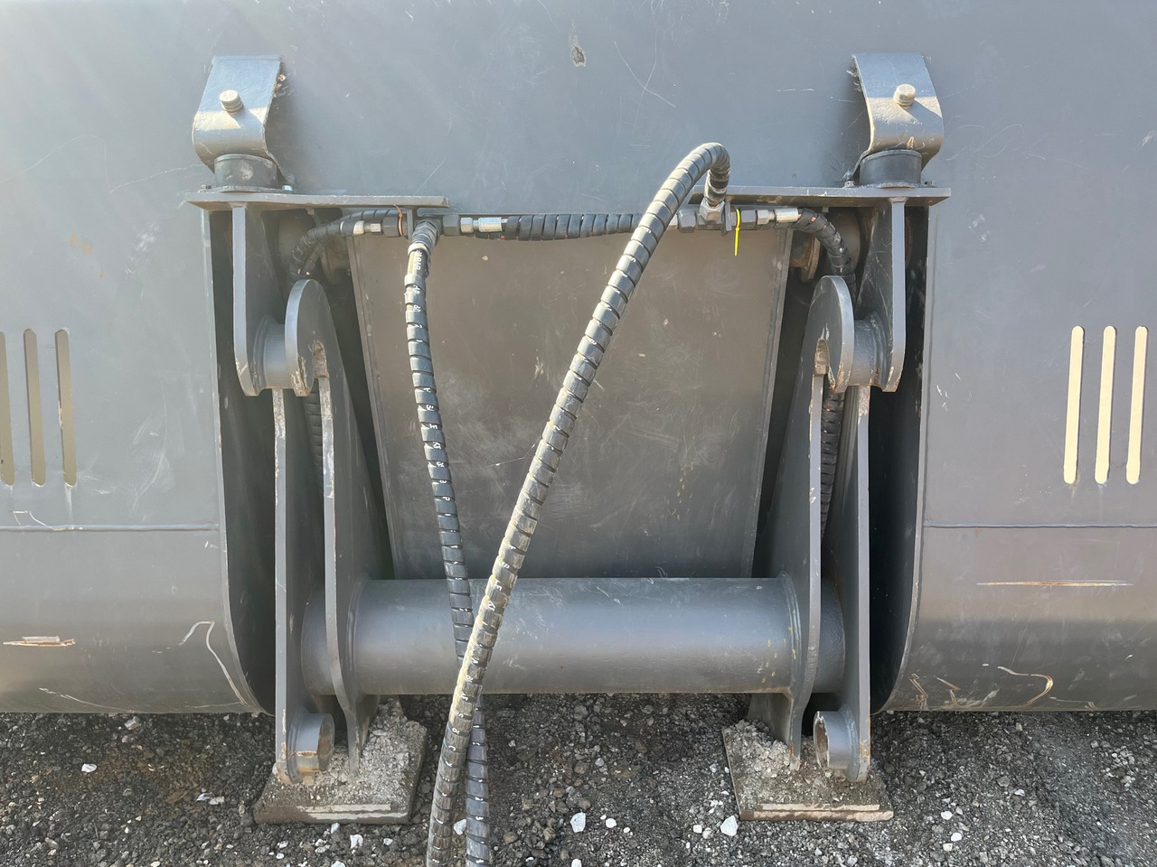 Loader bucket 3200 mm - Godet pour chargeur: photos 5 Loader bucket 3200 mm - Godet pour chargeur: photos 5