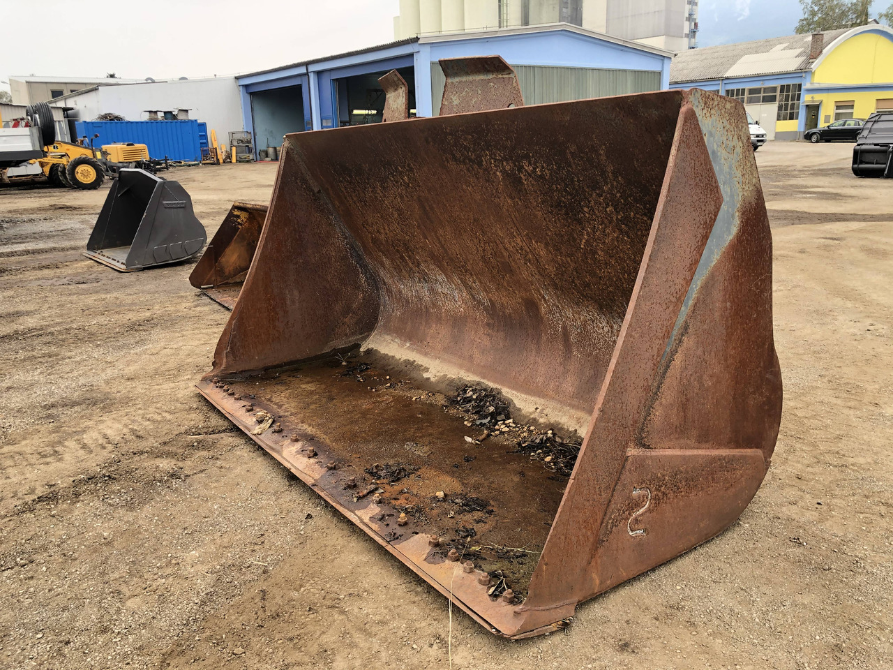 Loader bucket 3400 mm Volvo - Godet pour chargeur: photos 3 Loader bucket 3400 mm Volvo - Godet pour chargeur: photos 3