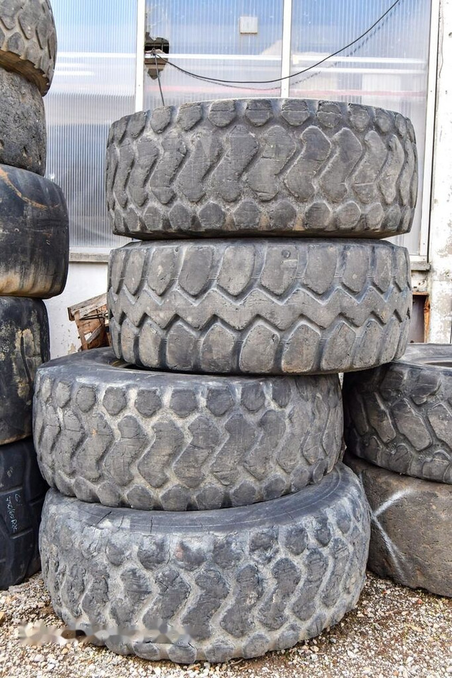 Michelin 23.5R25 - Pneu pour Chargeuse sur pneus: photos 1 Michelin 23.5R25 - Pneu pour Chargeuse sur pneus: photos 1