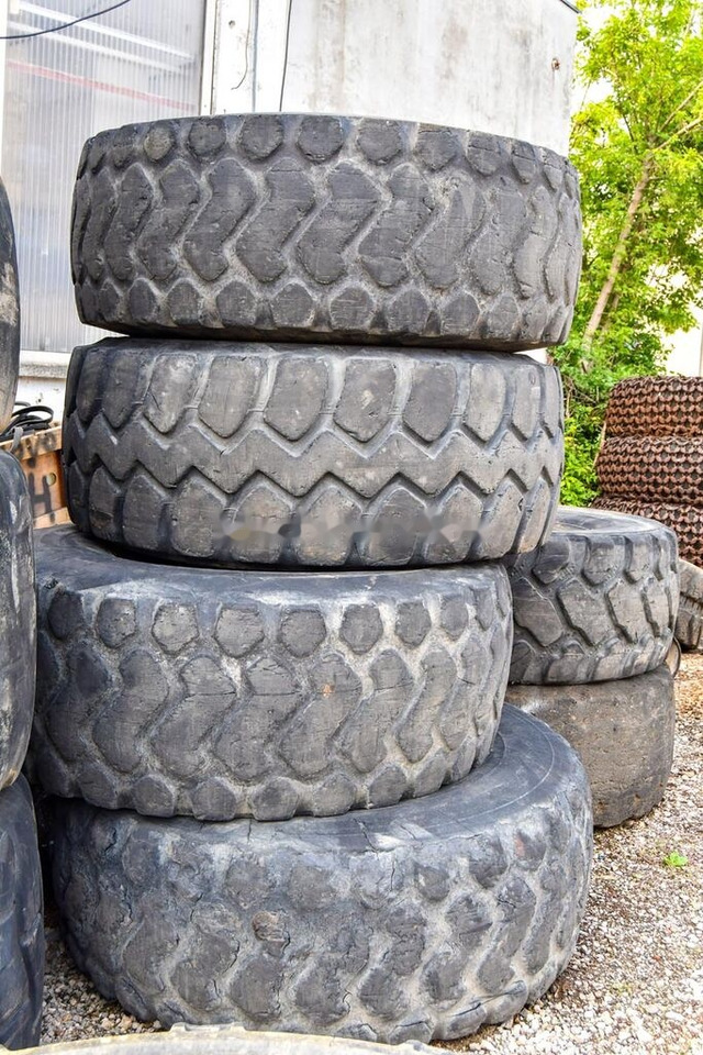 Michelin 23.5R25 - Pneu pour Chargeuse sur pneus: photos 3 Michelin 23.5R25 - Pneu pour Chargeuse sur pneus: photos 3