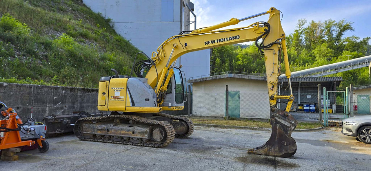 New Holland Kobelco E150BSR-2 Blade Runner - Pelle sur chenille: photos 3 New Holland Kobelco E150BSR-2 Blade Runner - Pelle sur chenille: photos 3